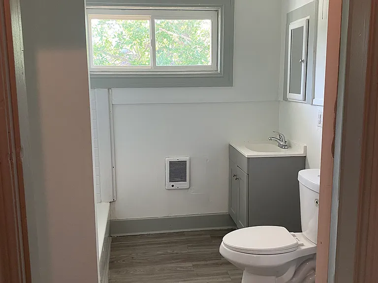 1151 N Main St #A — Photo 8
