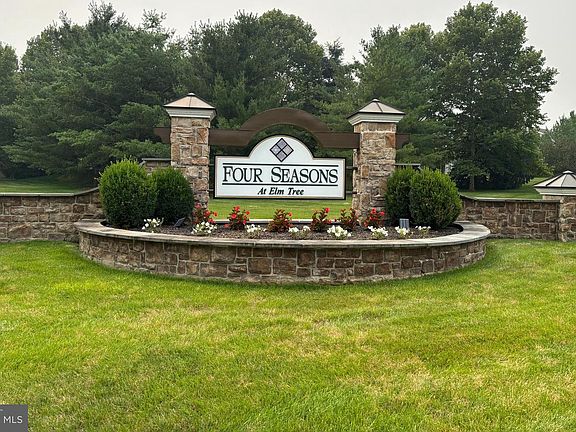 5th image of 707 Thoreau Dr