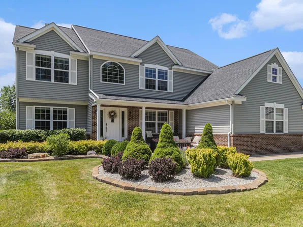 5775 Libby Ct, Dexter, MI 48130