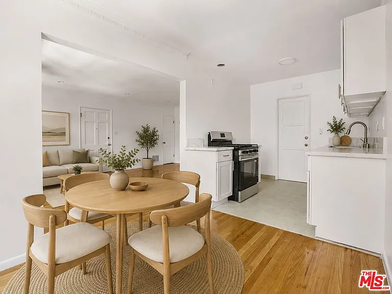 8563 Holloway Dr #3 — Photo 2