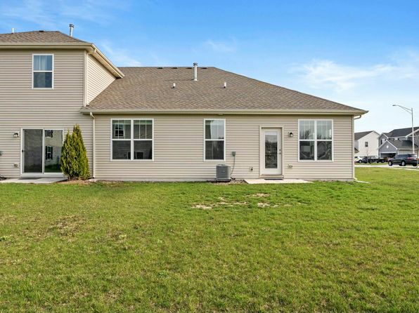 1917 E 110th Pl, Crown Point, IN 46307