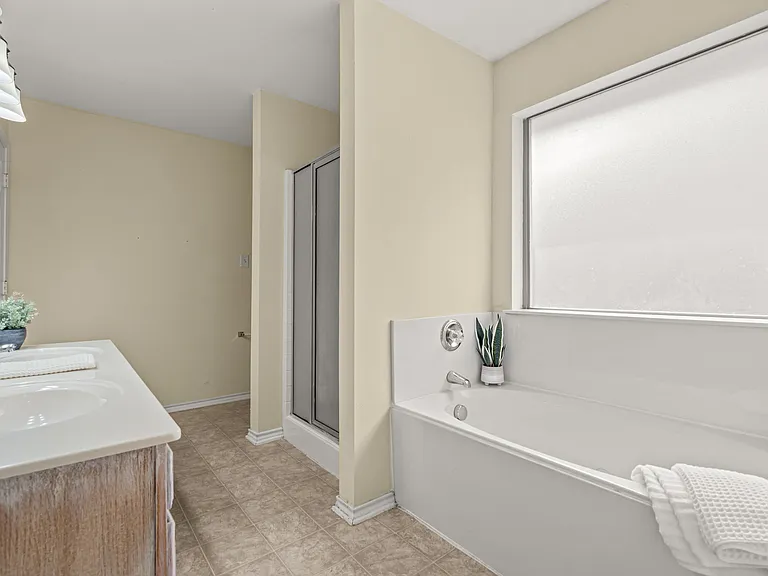 502 S Main St #B — Photo 15