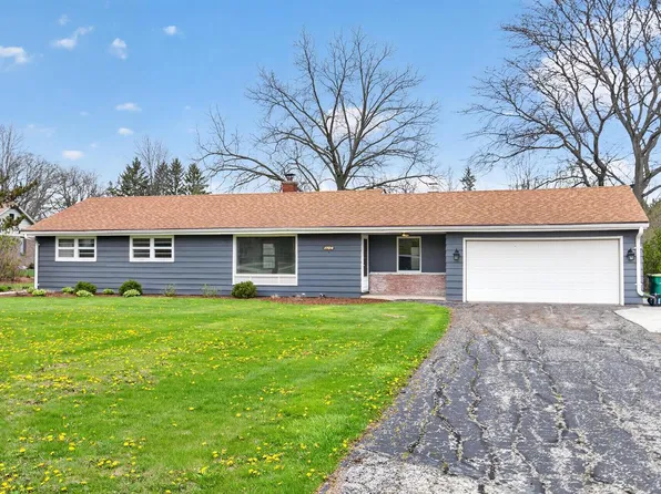 1704 W El Rancho DRIVE, Mequon, WI 53092