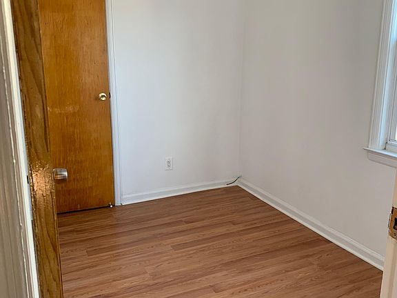 3rd image of 4334 196th St Floor 2