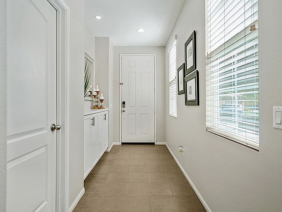 Beautiful Entry w/ Storage
