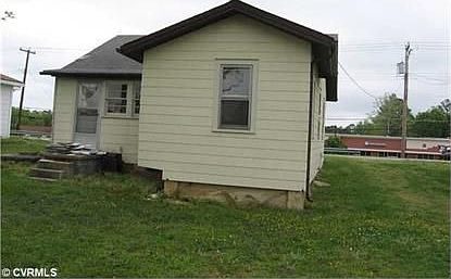2nd image of 2412 Boulevard