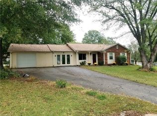 325 Ridgecrest Dr, King, NC 27021