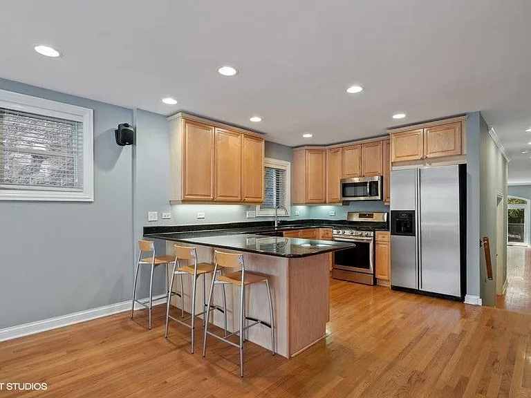 3633 N Wilton Ave #1 — Photo 5