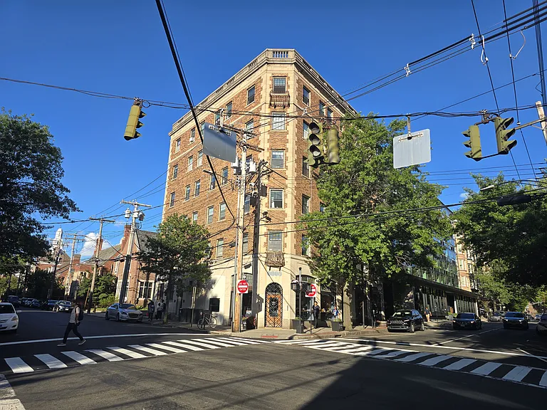 1175 Chapel St #A401 — Photo 8