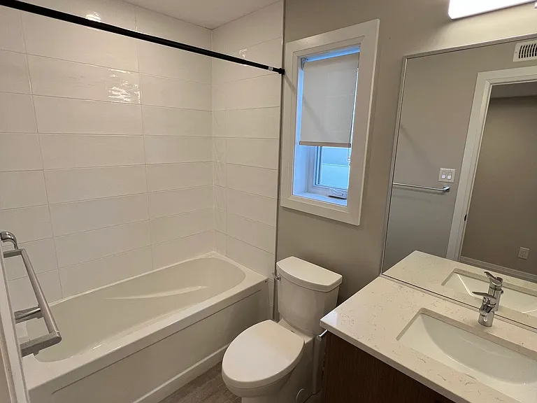 425 Ravenhill Ave #1 — Photo 8