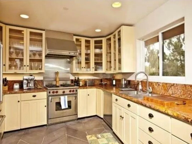 223 Avenida Lobeiro #B — Photo 4