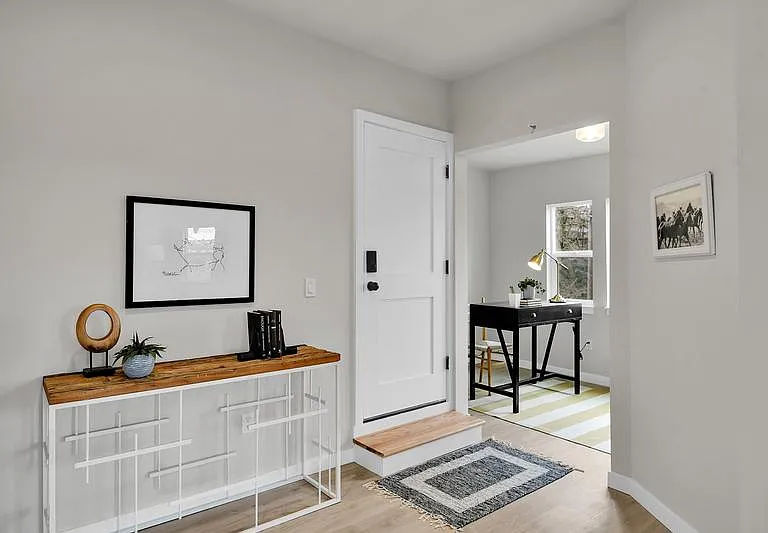 214 E Boston St #3 — Photo 2
