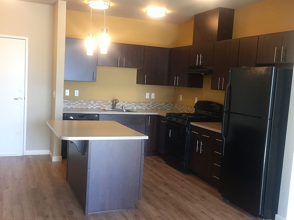 1st image of 975 NE Discovery Dr Unit 301