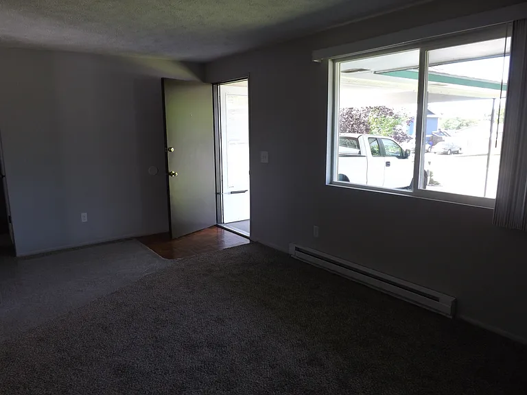 12612 E 31st Ave — Photo 16