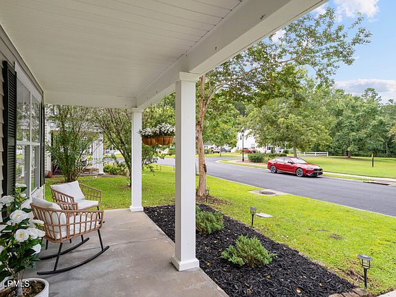 3rd image of 653 College Park Circle