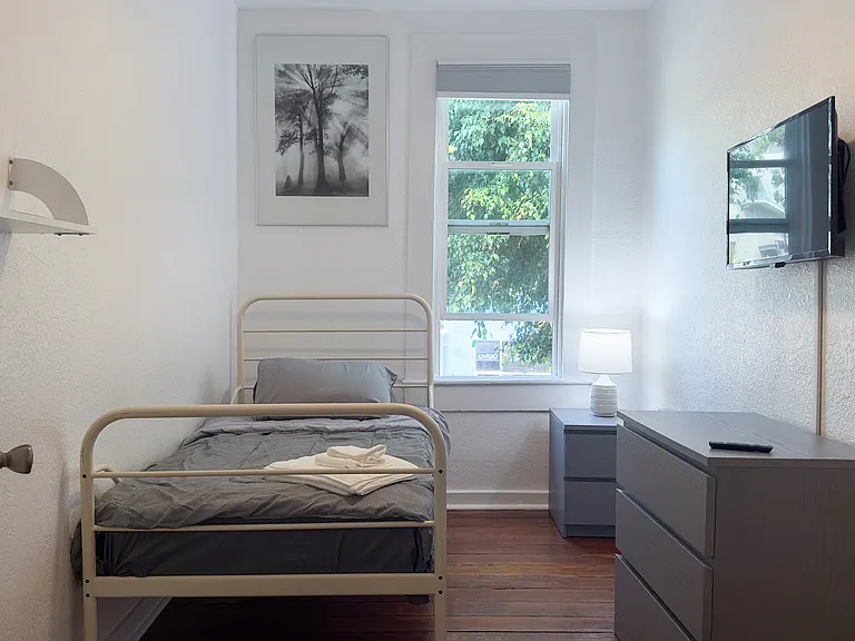 1343 C St #6B — Photo 6