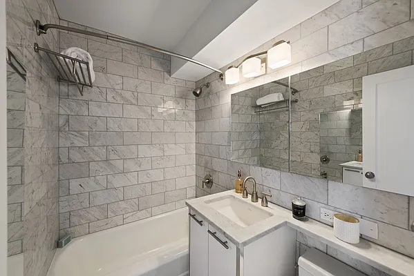 Rented by Artis Network Consulting & Real Estate Services Corp | media 18