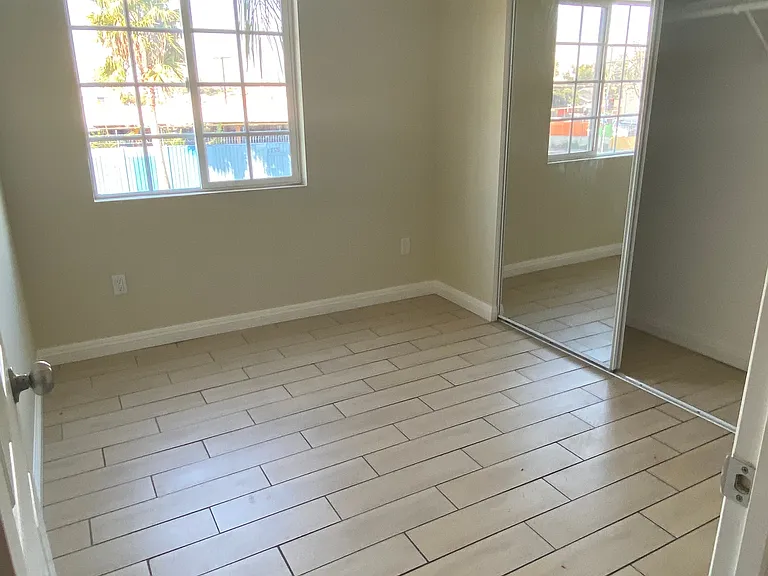 3856 S. Normandie Ave — Photo 27