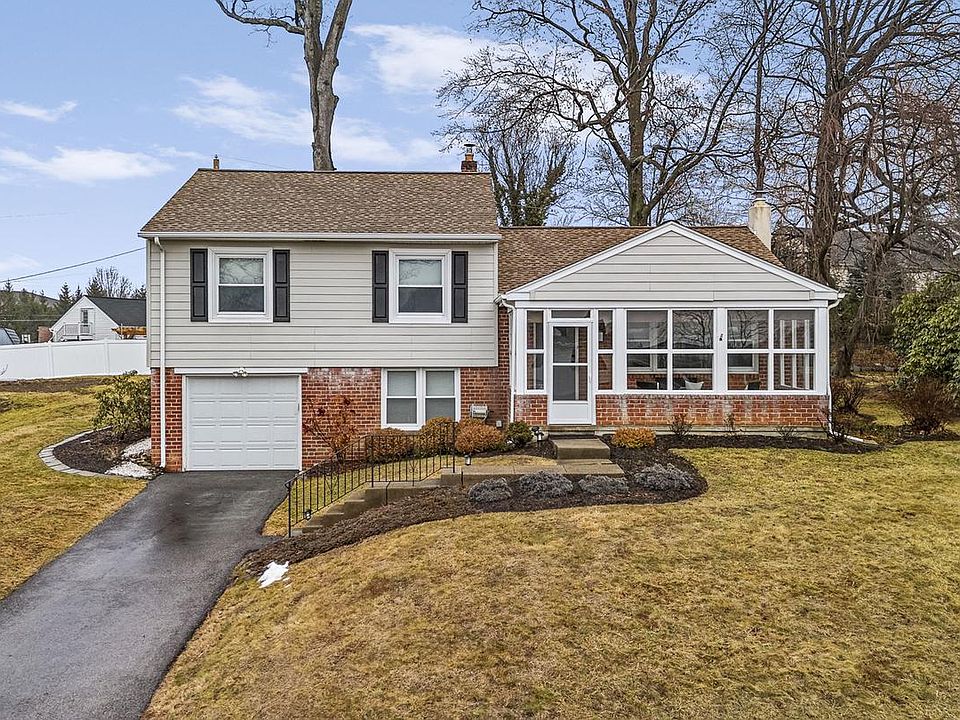 1st image of 711 Elgin Rd