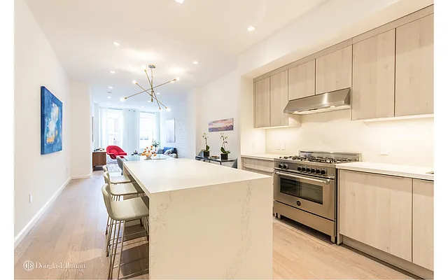 Rented by Douglas Elliman | media 22