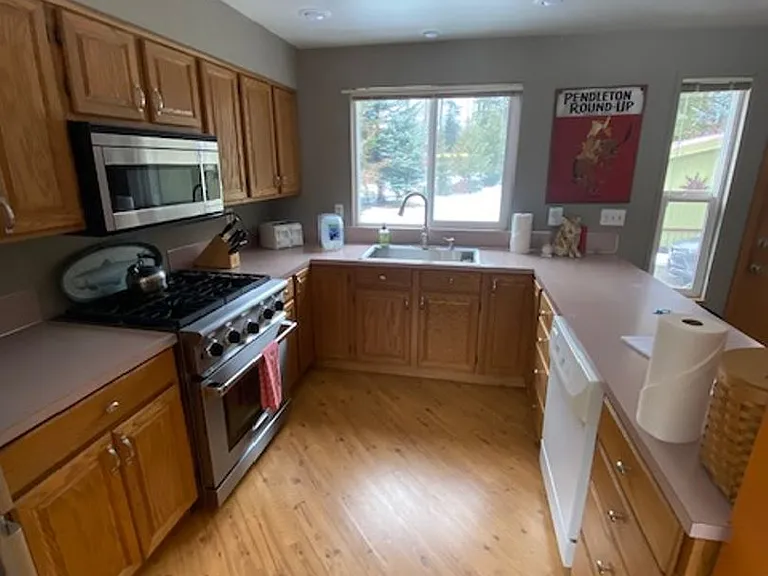 581 McElroy Rd — Photo 6