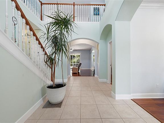 3rd image of 489 LUNA BELLA LANE