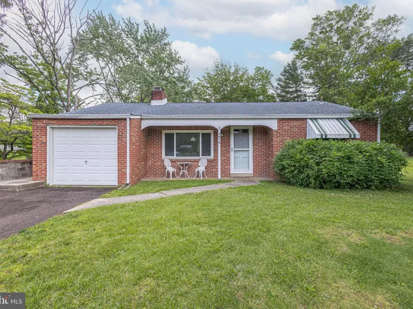 1416 N Wales Rd, North Wales, PA 19454