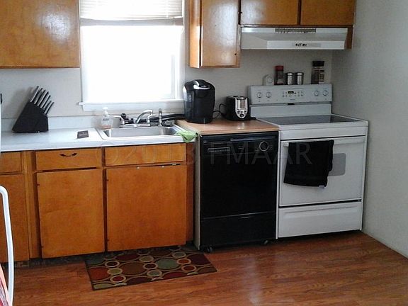 4th image of 125 3rd Ave E