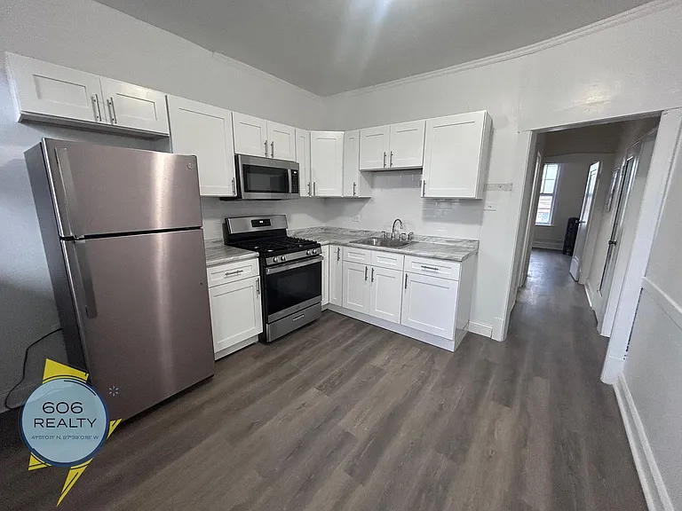 Cicero apartments! 5701-03 W Cermak Rd - 2206-2208 S 57th Ave — Photo 22