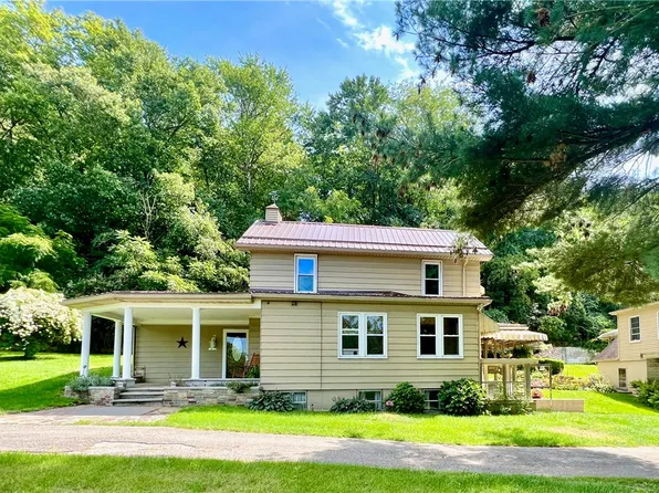 1017 James St, Hunker, PA 15639