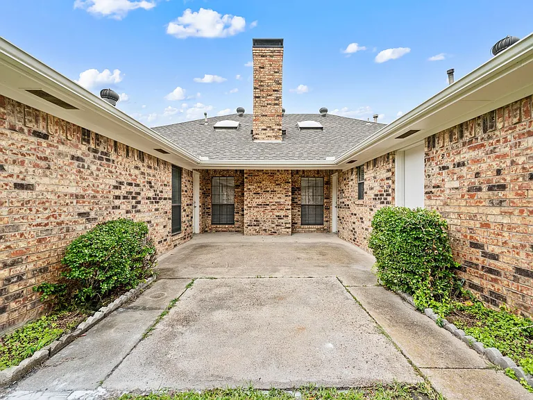 1802 Campbell Trl — Photo 37