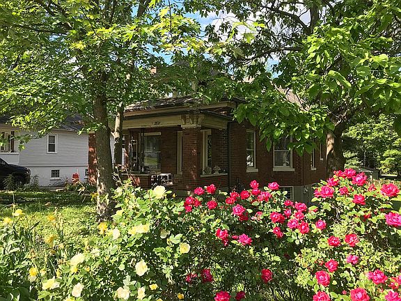 4th image of 2821 Pindell Ave