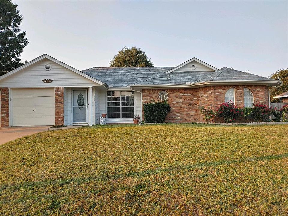 1st image of 1908 La Fontaine Ln