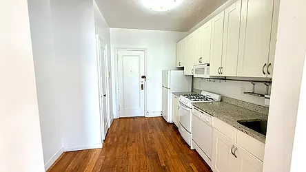 258 West 22nd Street, #4A