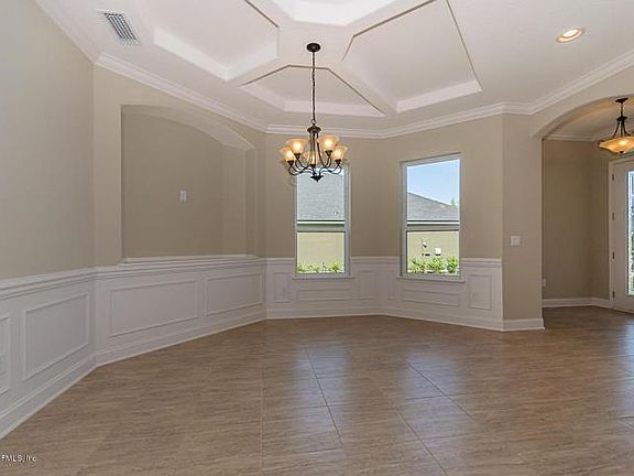4th image of 188 Ellsworth Cir