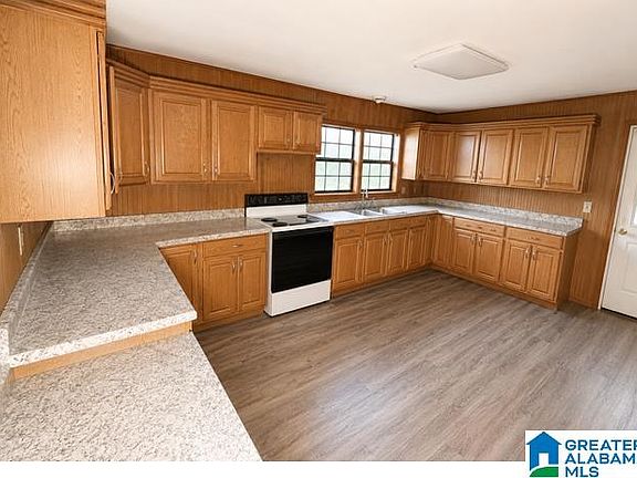 4th image of 578 Nail Rd