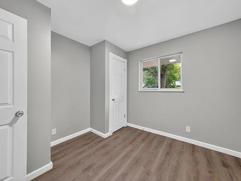 120 McAlpine Dr — Photo 17