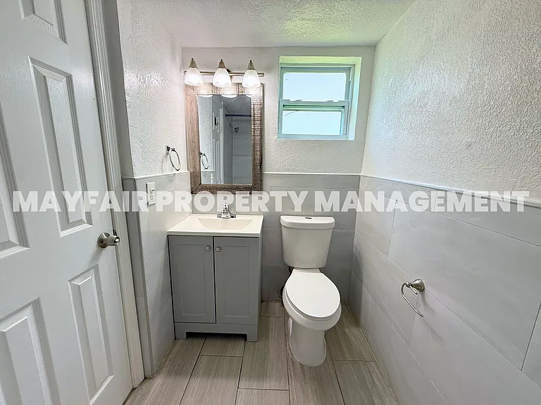 240 SW 8th St #2 — Photo 9
