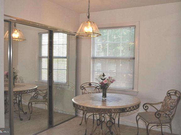 4th image of 2603 Arlington Blvd #40