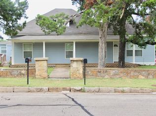 816 W Ball St, Weatherford, TX 76086