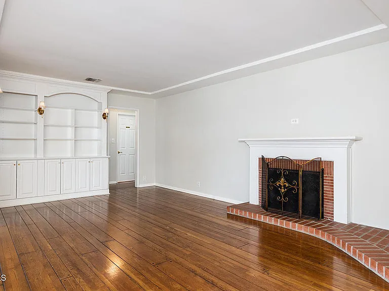 4819 Crown Ave — Photo 6