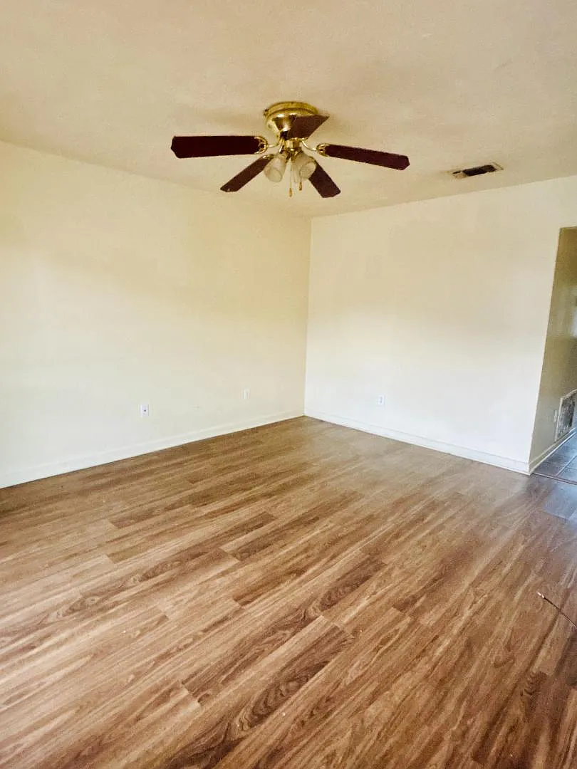 1301 Louisville St - 1301 Louisville #37 — Photo 1