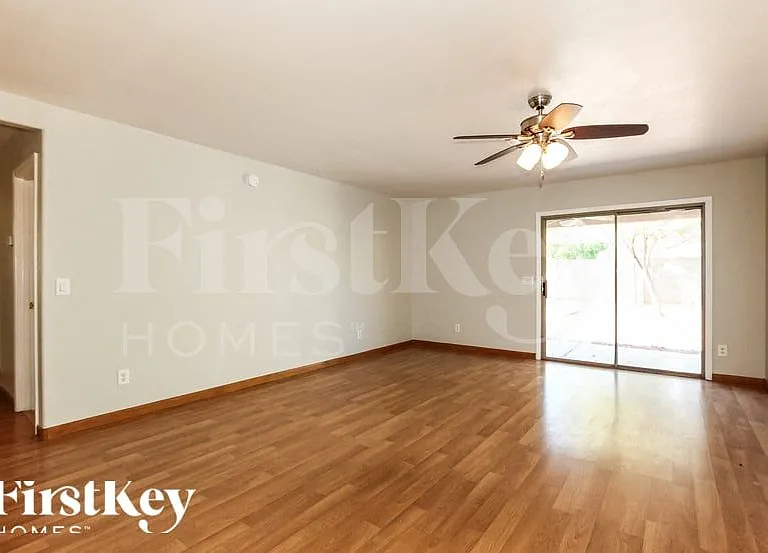 13006 W Redfield Rd — Photo 3