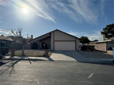 1720 Neptune Dr, Las Vegas, NV, 89108