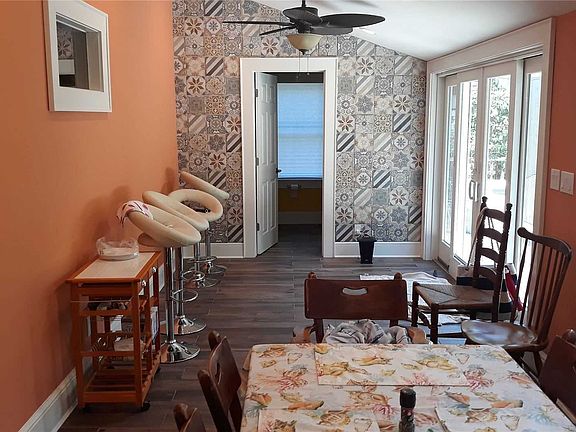 3rd image of 107 Bungalow Walk