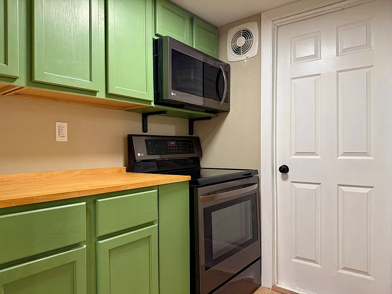 2613 Bryant Ave S #B — Photo 10