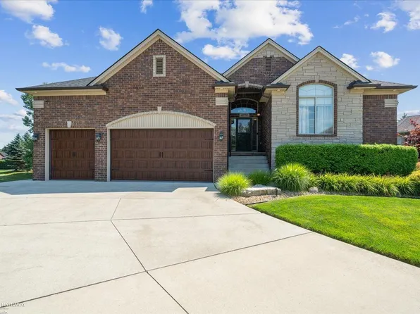 62735 Franklin Park Dr, Washington, MI 48094