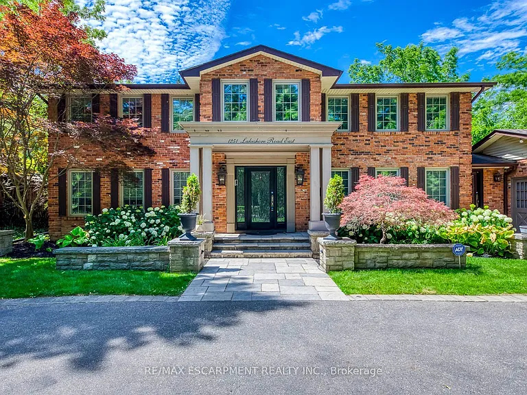 1251 Lakeshore Rd E — Photo 4