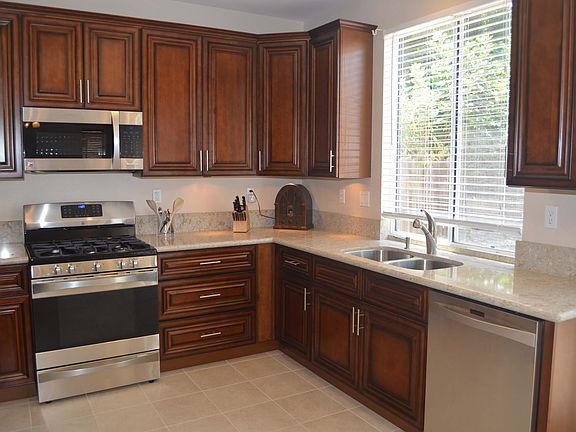 3rd image of 428 Vista Del Sol