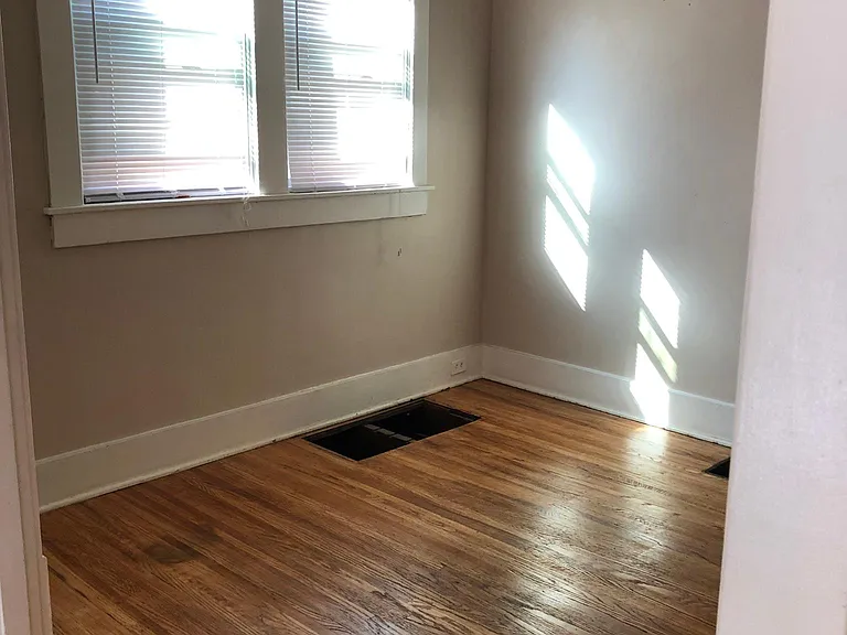 1228 Barret Ave — Photo 3